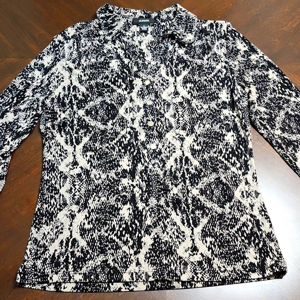 Alfani women's black/tan dress shirt